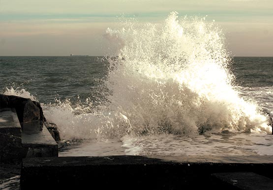 imagenes gratis ola de mar por las 12 en punto 